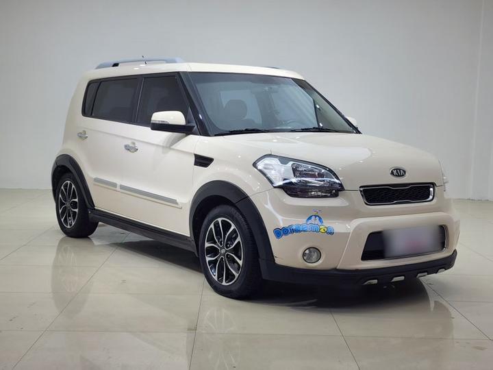 2013 1.6L AT Premium photo 4