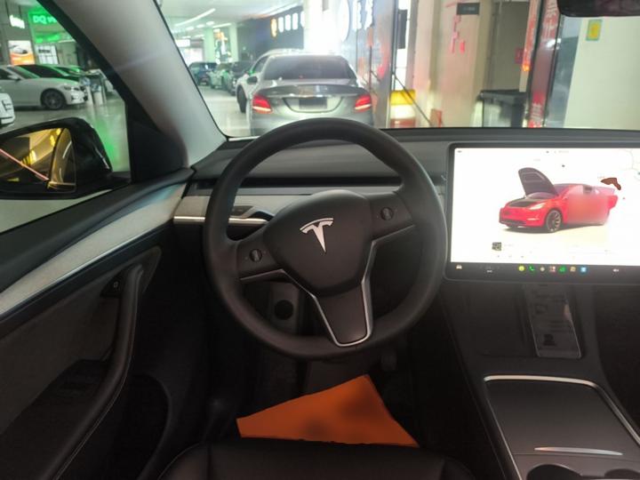 Model Y 2024 Long Range AWD photo 6