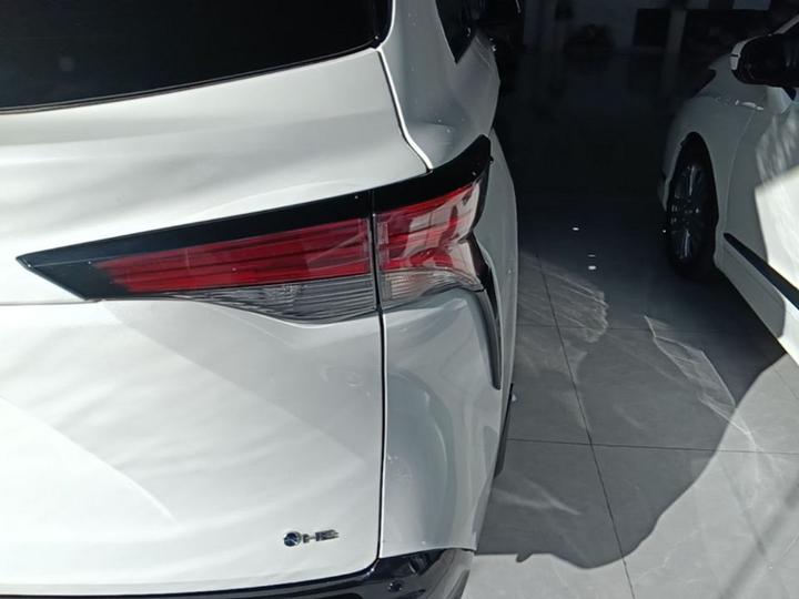 Granvia 2024 2.5L Hybrid Premium PLUS photo 7