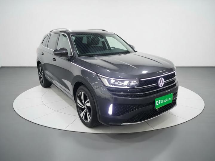 2024 380TSI AWD R-Line photo 3