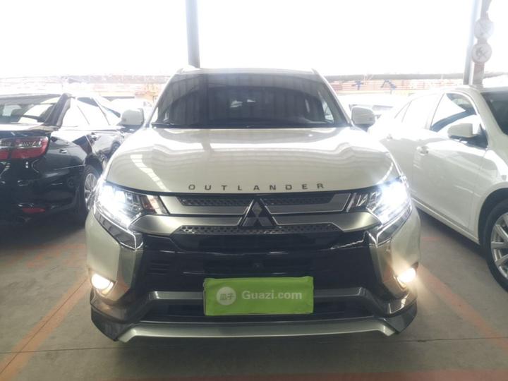 Outlander 2020 2.4L AWD Enjoy 5-Seater photo 2