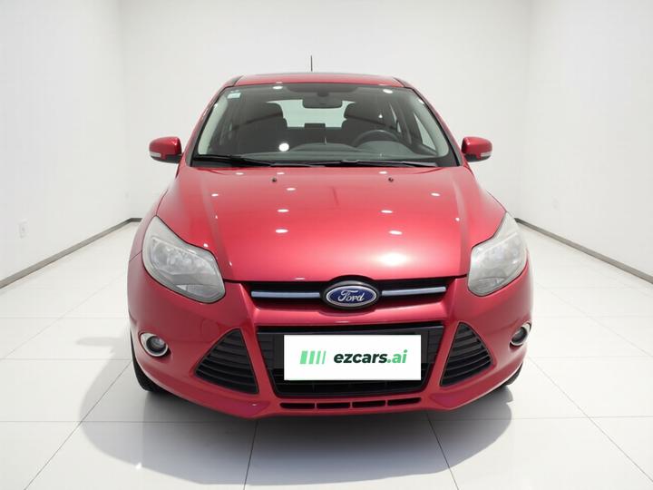 Focus 2012 Hatchback 2.0L MT Luxury Sport photo 2