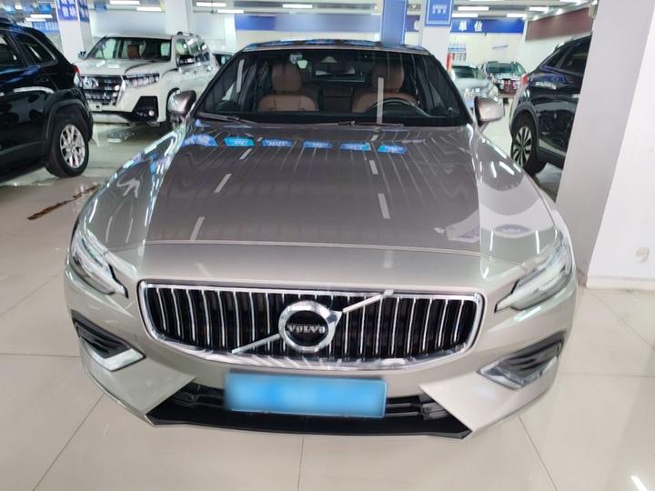 S60 2022 B4 Luxury photo 2