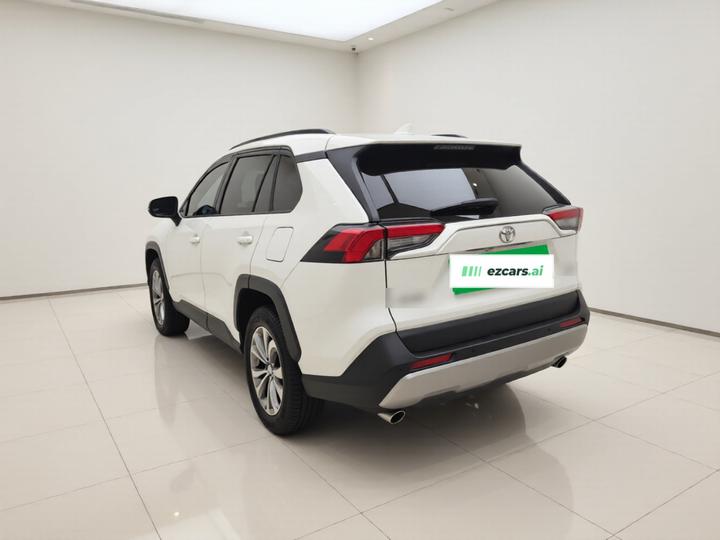 RAV4 2023 2.0L CVT RWD Plus photo 4