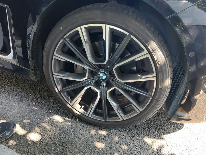 7 Series 2022 740Li Exclusive M Sport Package photo 8