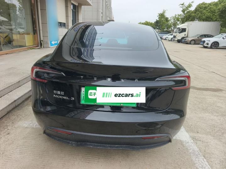 Model 3 2023 RWD photo 3