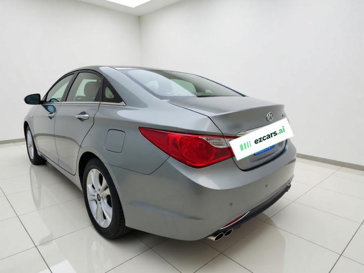 Sonata 2011 2.0L AT Luxury photo 4