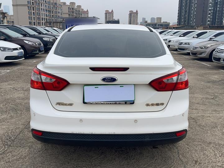 Focus 2012 Sedan 1.6L MT Comfort photo 3