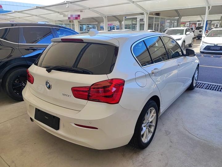 1 Series Imported 2018 118i Leading photo 4