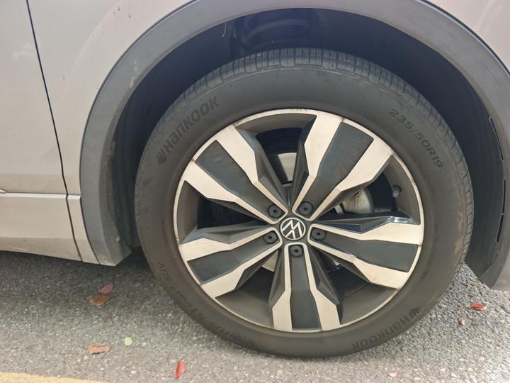 Tiguan L 2022 330TSI AT RWD R-Line Flagship photo 8