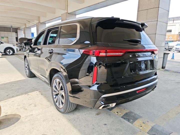 2023 400T AWD 7-Seater photo 4