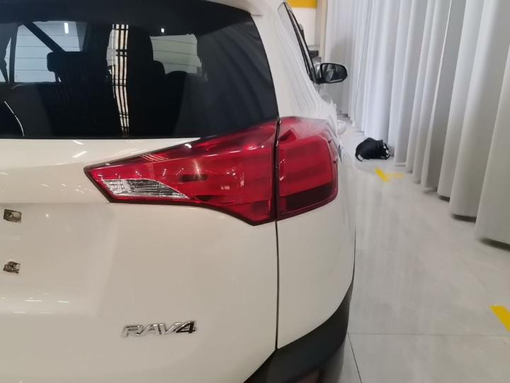 RAV4 2015 2.0L CVT RWD photo 7