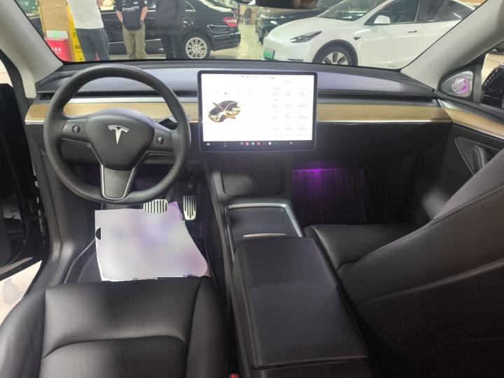Model Y 2021 Standard Range RWD photo 2