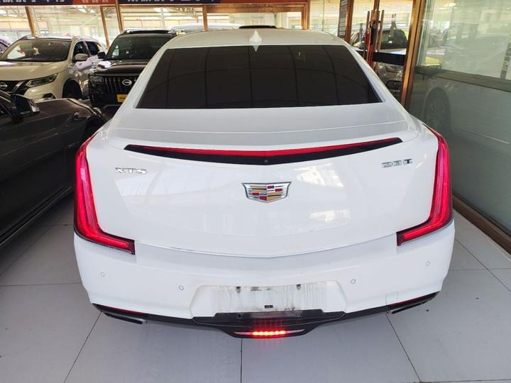 XTS 2018 28T Tech photo 3