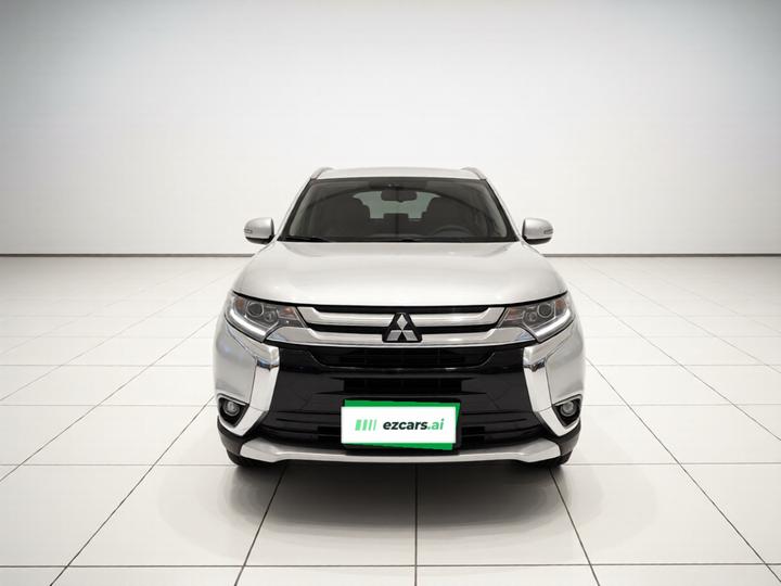 Outlander 2018 2.4L AWD Elite 5-Seater photo 2