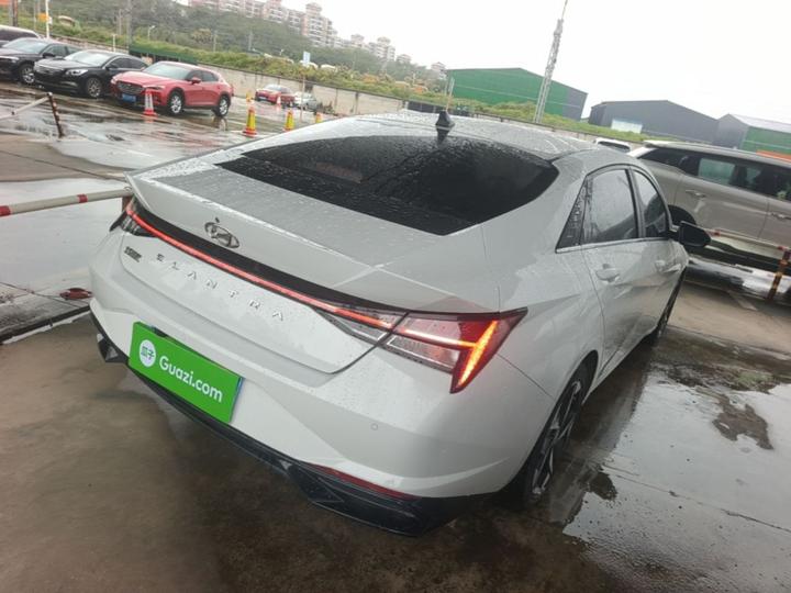 Elantra 2021 1.5L CVT LUX Premium photo 4