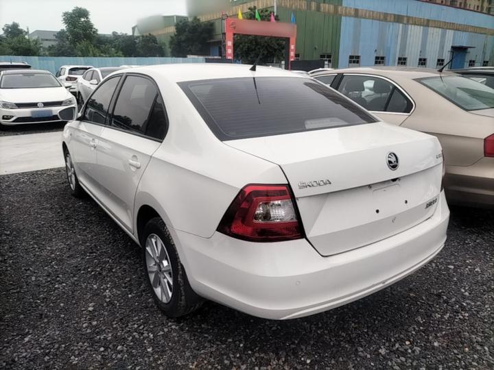Rapid 2016 1.6L MT photo 4