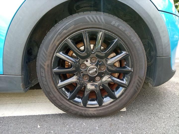 2016 1.5T COOPER 5-Door photo 8