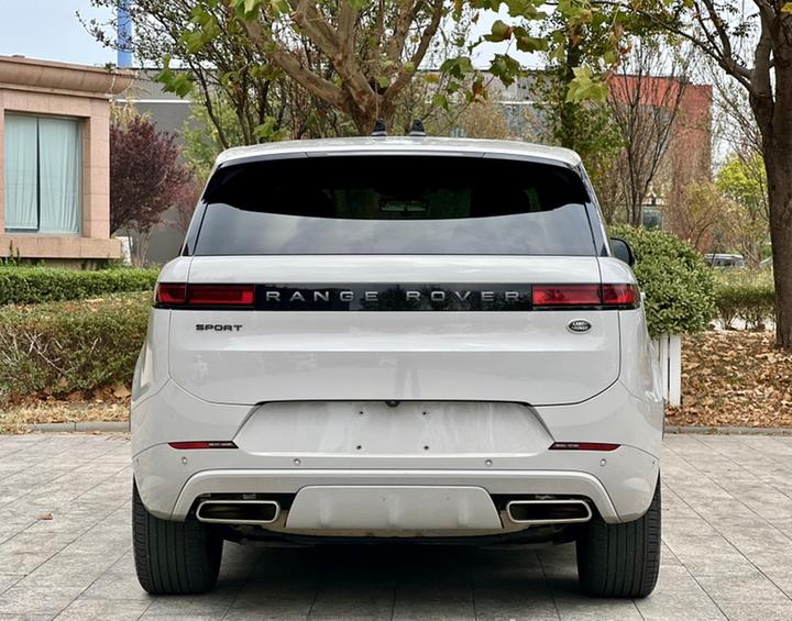 Range Rover Sport 2023 400PS Dynamic SE photo 4