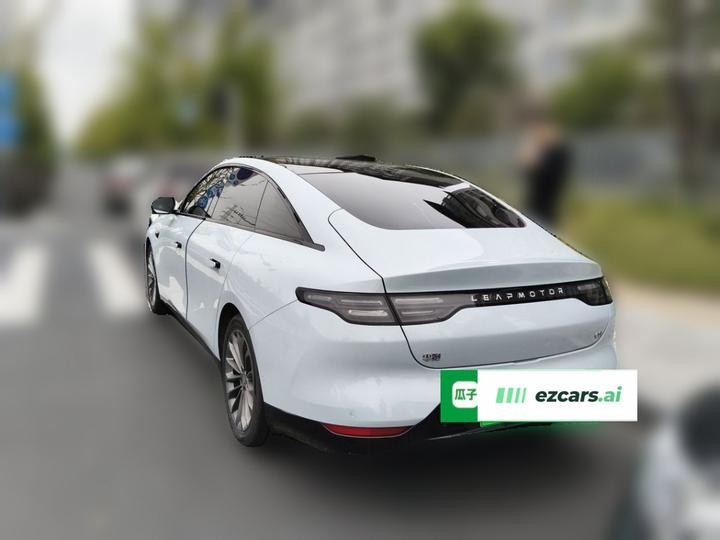 Leapmotor C01 2024 EV 525 Exclusive photo 4