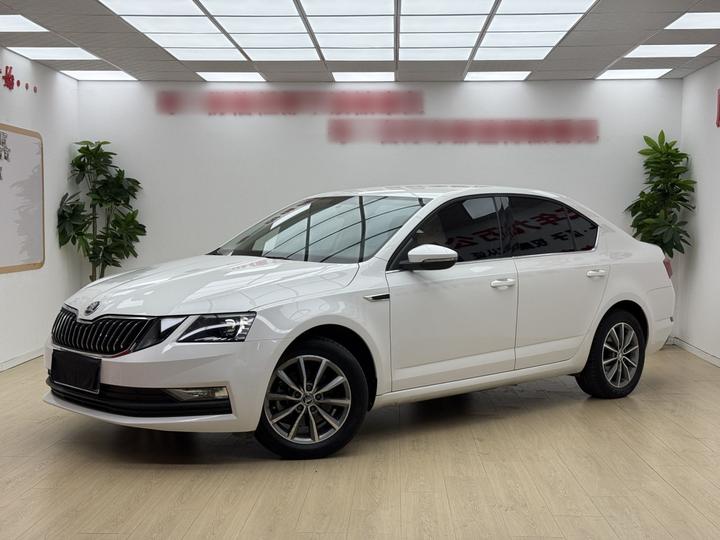 Octavia 2019 1.5L AT Comfort
