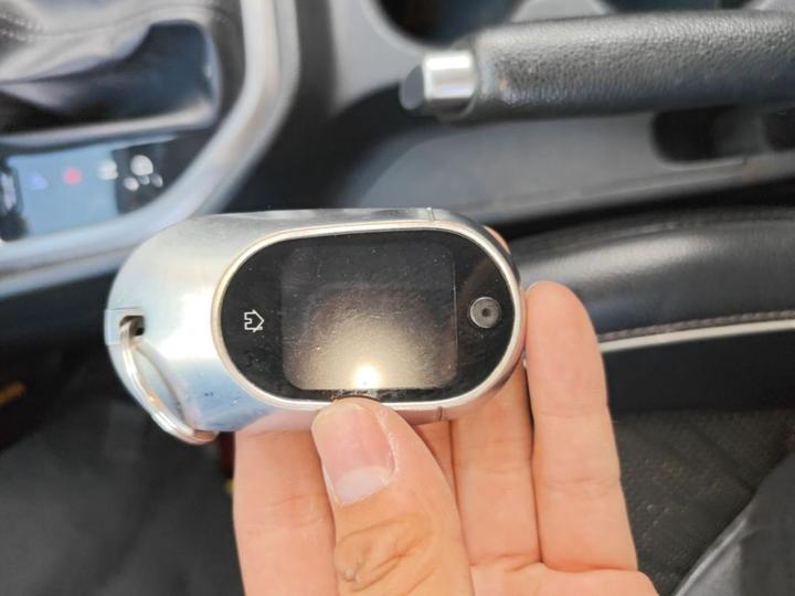 ix25 2015 1.6L AT RWD Smart GLS photo 8
