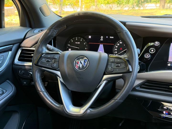 2020 28T AWD Exclusive Flagship photo 2