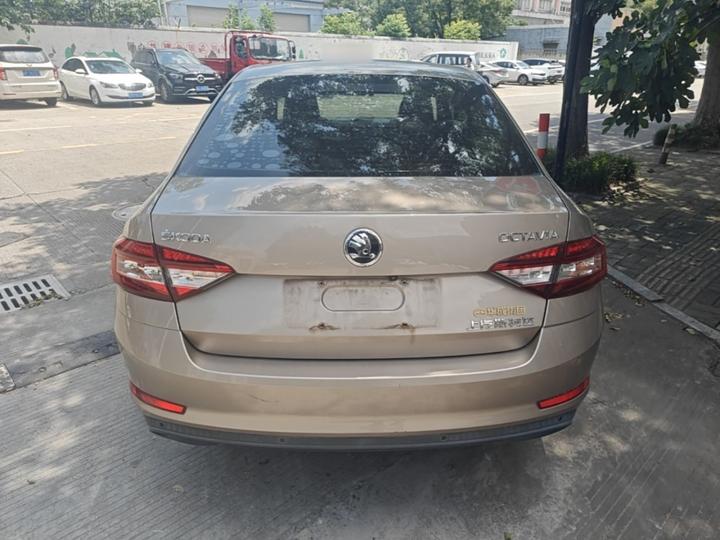 Octavia 2018 1.6L AT Comfort photo 3