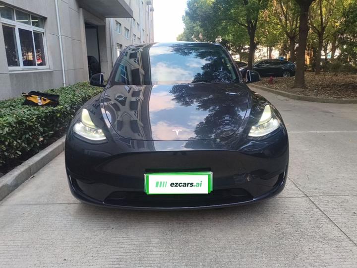 Model Y 2024 RWD photo 2