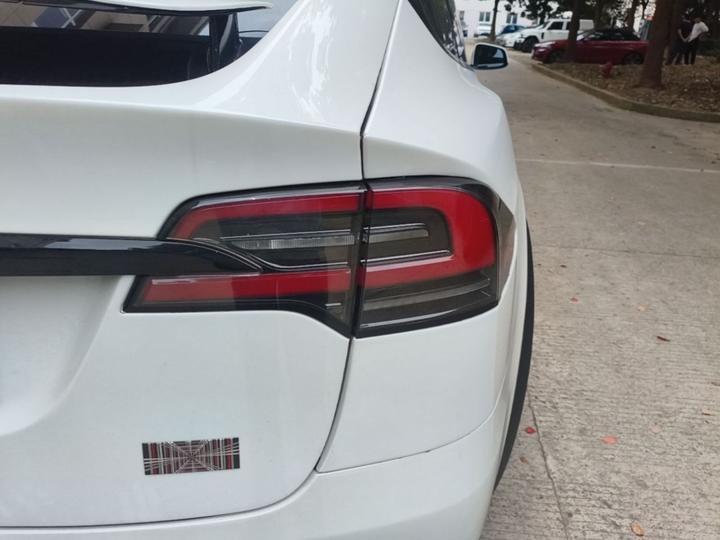 Model X 2023 AWD Plaid photo 7