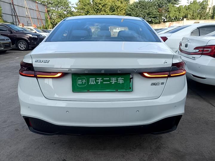 A 2019 Standard Range photo 3