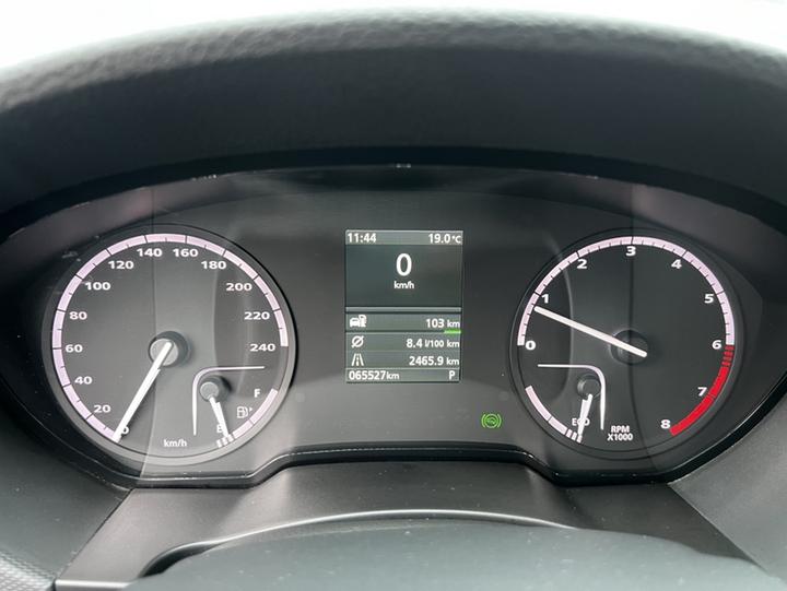 5 2018 Facelift 1.6T AT Premium photo 2