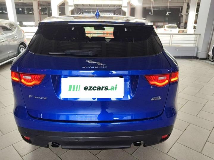 F-PACE 2018 2.0T AWD Exclusive photo 3