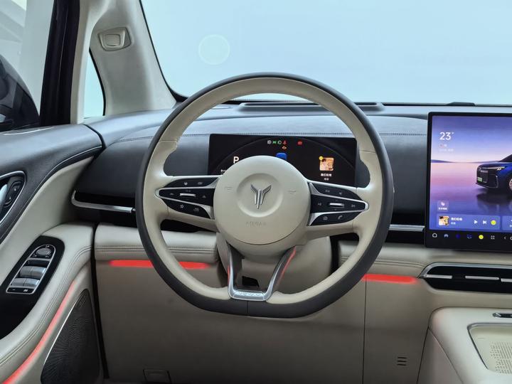 Voyah Dreamer 2025 PHEV AWD Flagship photo 2