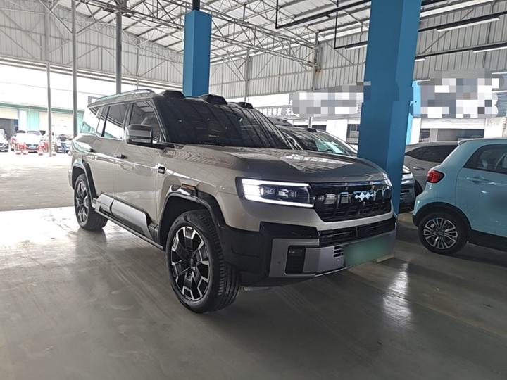 Fang Cheng Bao Leopard 8 2025 Flagship 6-Seater photo 3