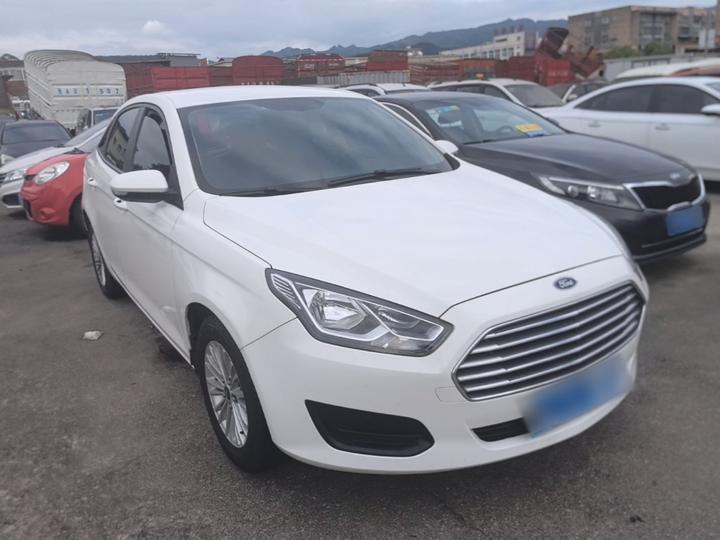 Escort 2017 Facelift 1.5L AT Comfort photo 3