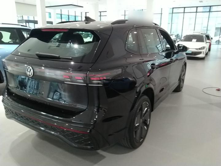 Tiguan L 2024 PRO 330TSI RWD R-Line photo 6