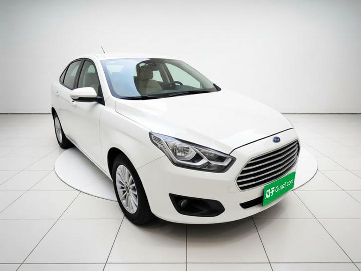Escort 2015 1.5L AT Comfort photo 3
