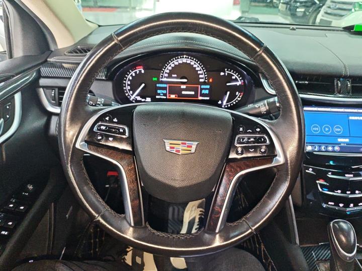 XTS 2018 28T Tech photo 2
