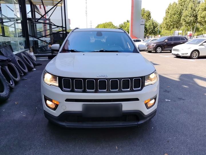 Compass 2017 200T AT photo 2