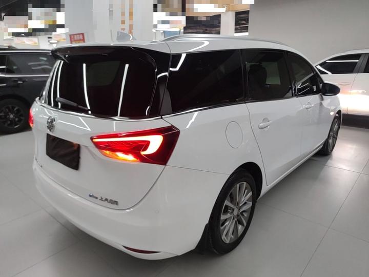 GL6 2021 323T Mild Hybrid Luxury photo 4