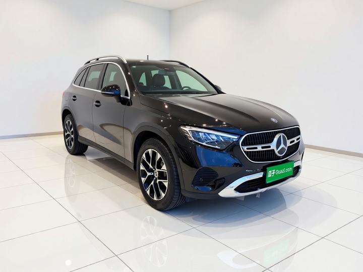 GLC 2023 Facelift GLC 260 L 4MATIC Dynamic 5-Seater photo 3