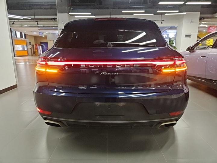 2020 Macan 2.0T photo 3