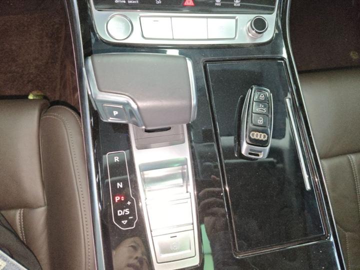 A8 2019 Plus A8L 50 TFSI quattro Comfort photo 5