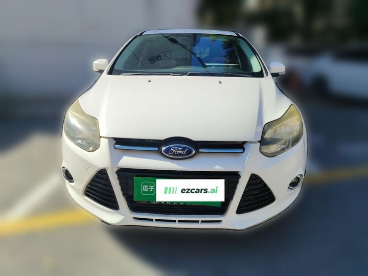 Focus 2012 Hatchback 2.0L MT Luxury Sport photo 2