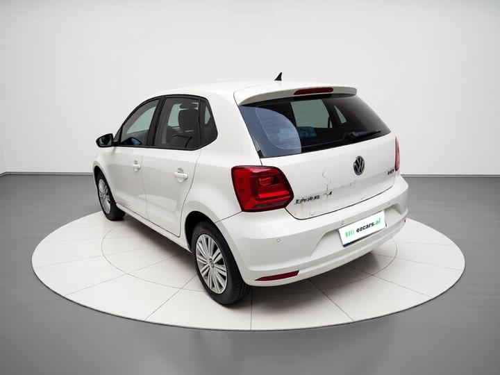 Polo 2016 1.6L AT Comfort photo 4