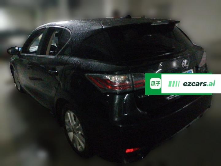 CT 2014 CT200h Comfort photo 4