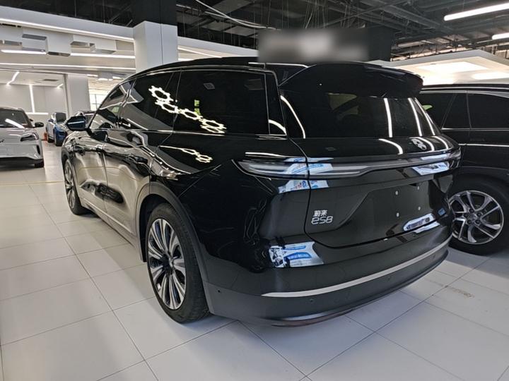 ES8 2023 75kWh Executive photo 4