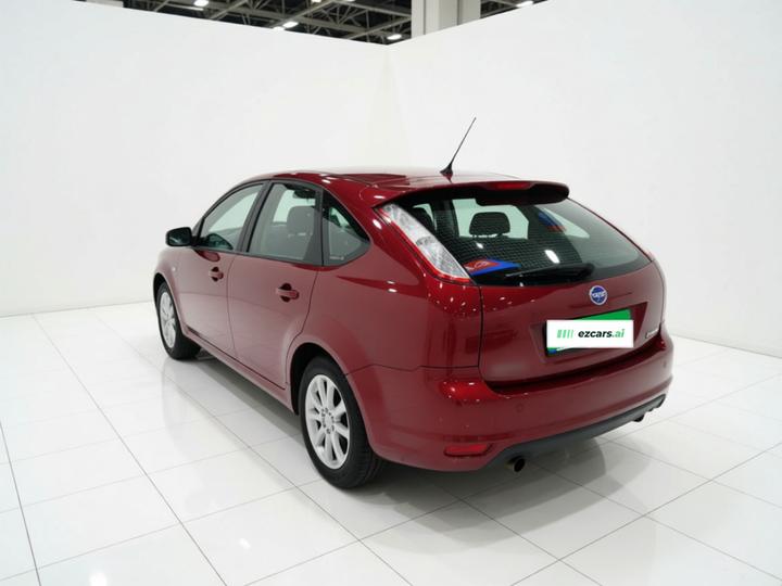 Focus 2013 Hatchback Classic 1.8L AT Anniversary Edition photo 4