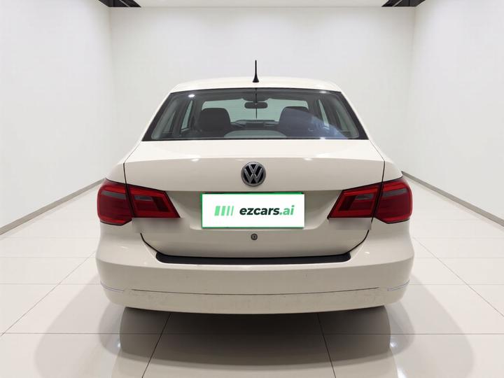 2015 1.6L MT Fashion photo 5